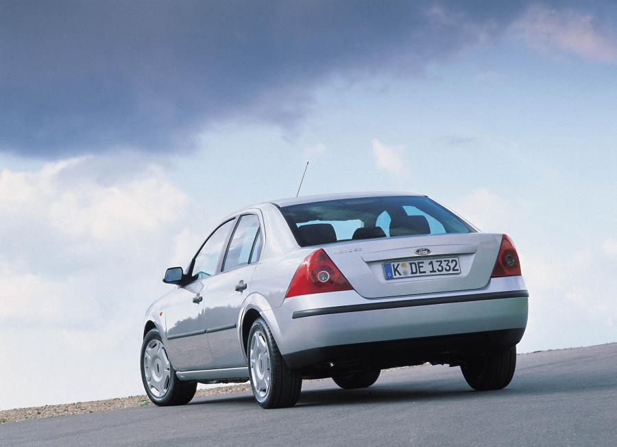  Ford Mondeo 2000 года  (фото 13 из 79)